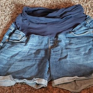 Maternity shorts